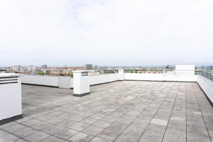 8Rooftop - T2 Com Terraco E Vista Para As Salinas! Appartement Aveiro Buitenkant foto